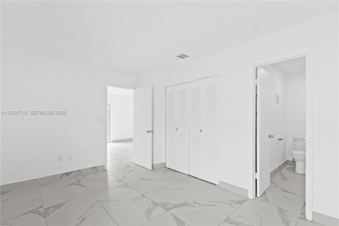В аренду: $2,175 (2 спален, 2 ванн, 812 Квадратных фут)