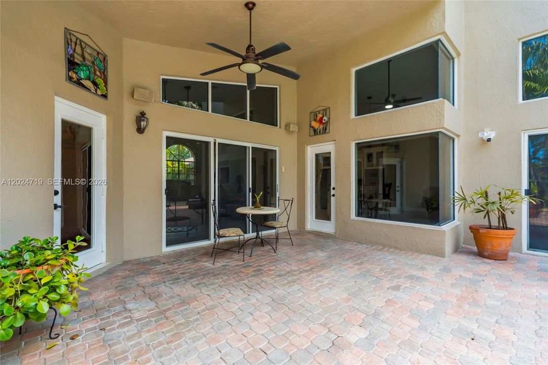 For Sale: $1,300,000 (4 beds, 3 baths, 2772 Square Feet)