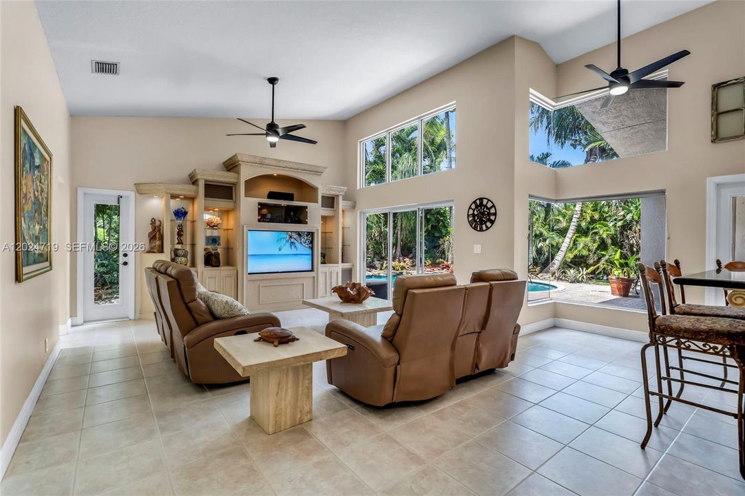 For Sale: $1,300,000 (4 beds, 3 baths, 2772 Square Feet)