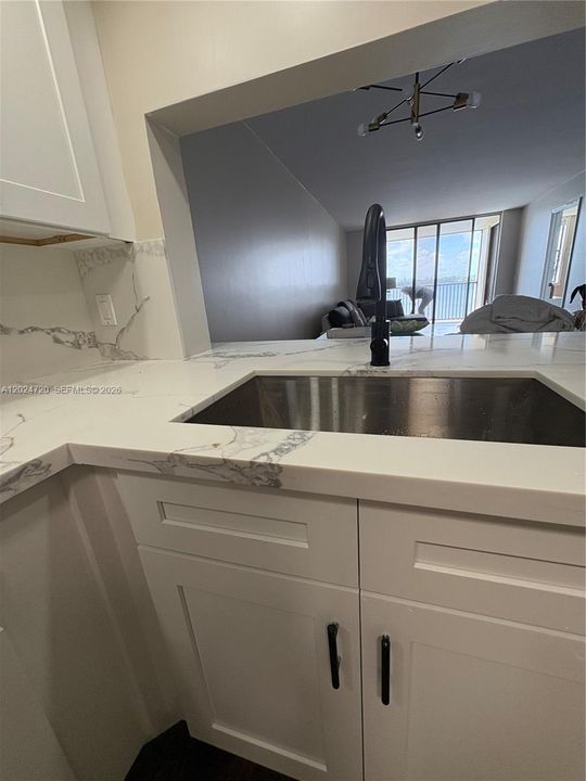 For Rent: $2,450 (2 beds, 2 baths, 920 Square Feet)