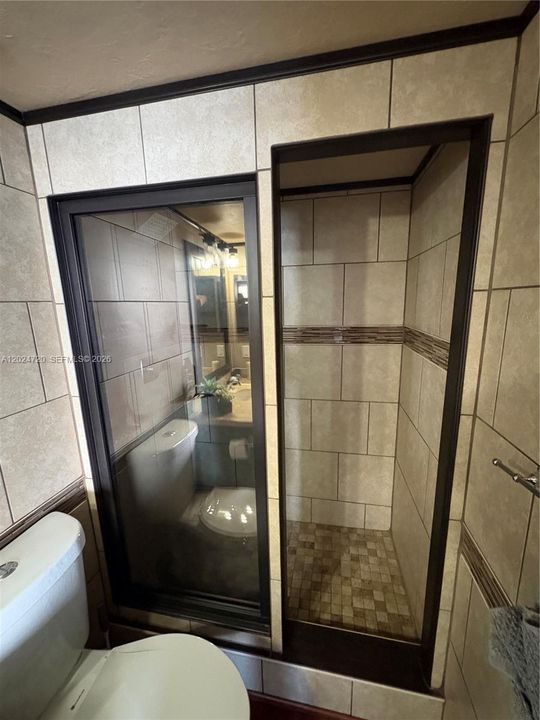 For Rent: $2,450 (2 beds, 2 baths, 920 Square Feet)