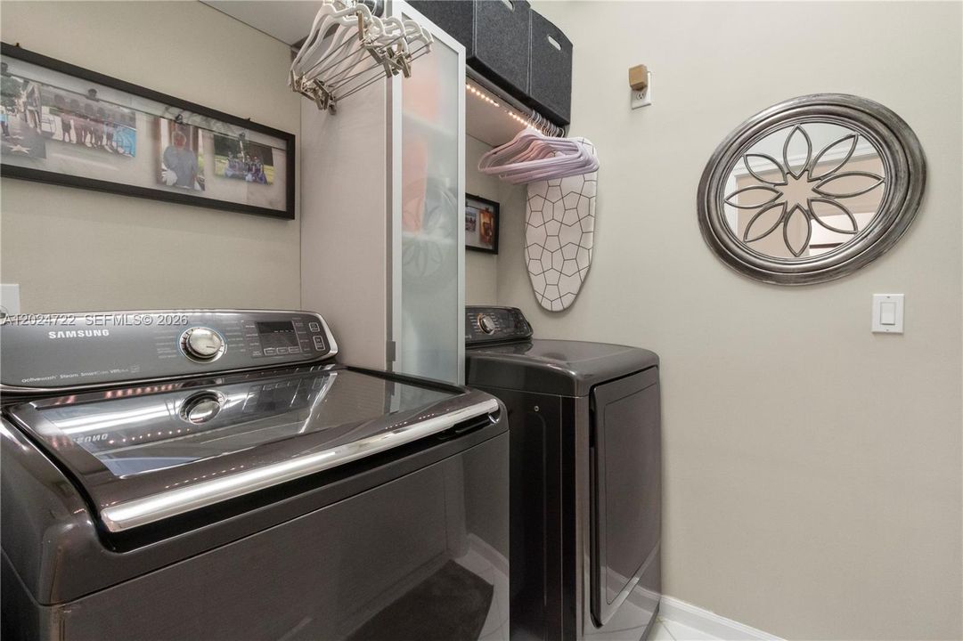 For Sale: $600,000 (3 beds, 2 baths, 2018 Square Feet)