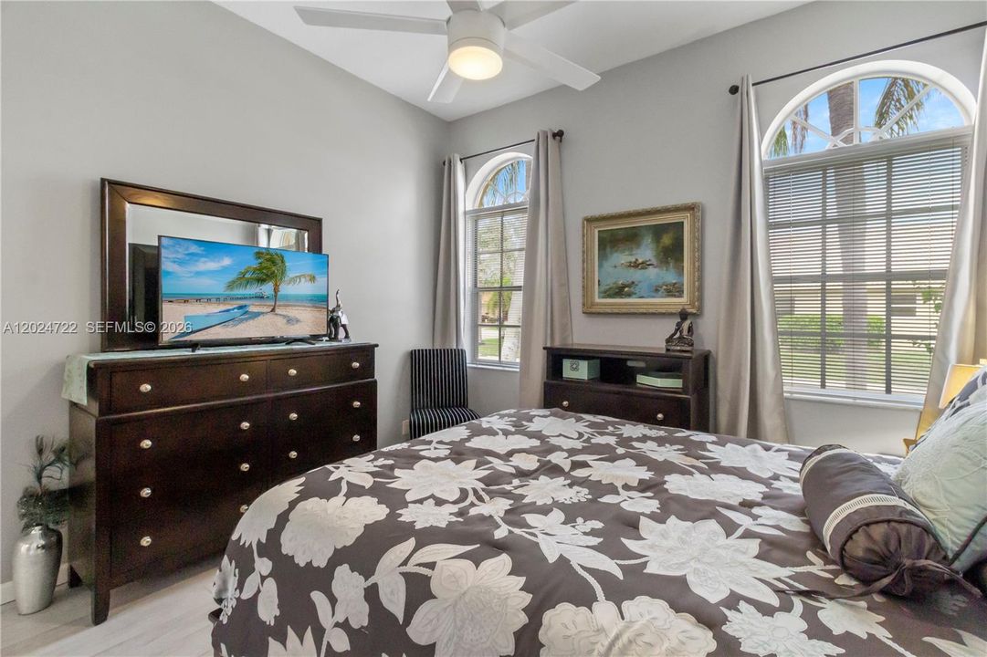 For Sale: $600,000 (3 beds, 2 baths, 2018 Square Feet)