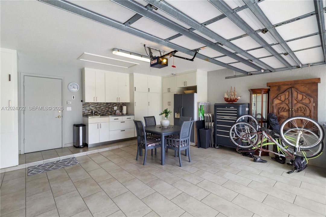 For Sale: $600,000 (3 beds, 2 baths, 2018 Square Feet)
