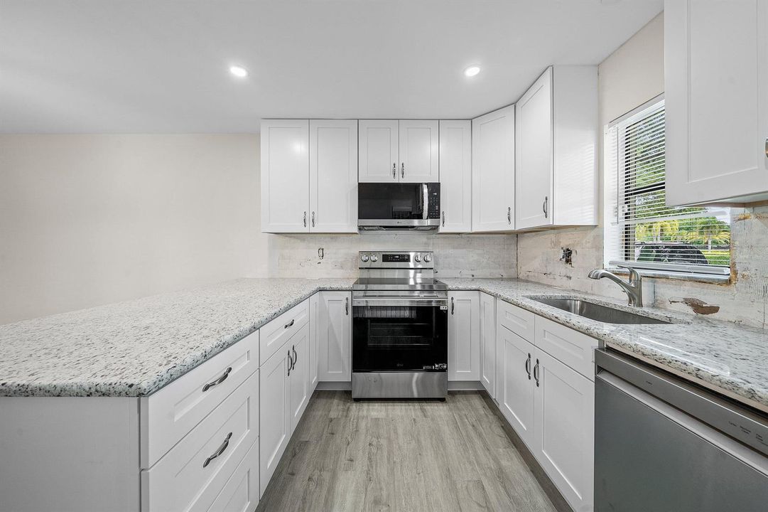9380 SW 61 B (12)