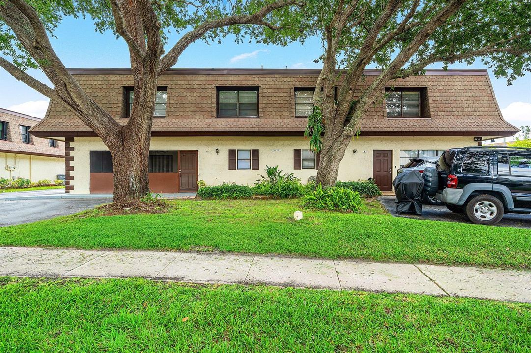 9380 SW 61 B (2)