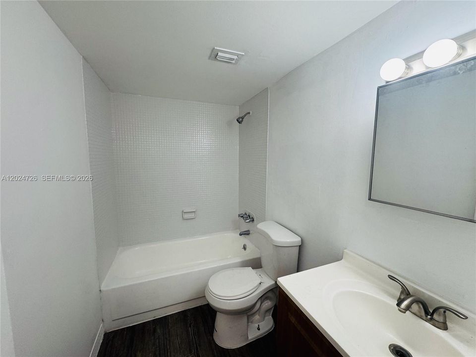 В аренду: $1,990 (2 спален, 2 ванн, 1036 Квадратных фут)