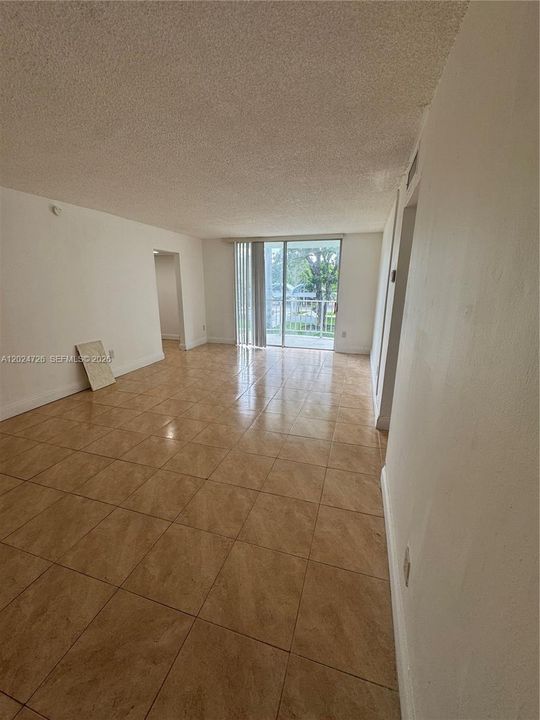 В аренду: $1,990 (2 спален, 2 ванн, 1036 Квадратных фут)