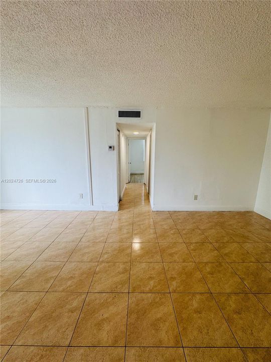 В аренду: $1,990 (2 спален, 2 ванн, 1036 Квадратных фут)