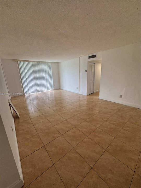 В аренду: $1,990 (2 спален, 2 ванн, 1036 Квадратных фут)