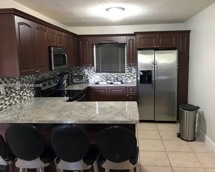 For Sale: $775,000 (5 beds, 3 baths, 2174 Square Feet)