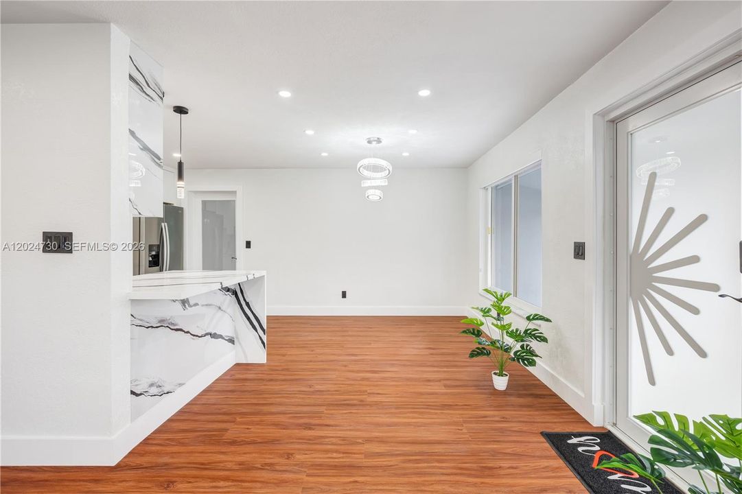 En Venta: $620,000 (4 camas, 3 baños, 1364 Pies cuadrados)
