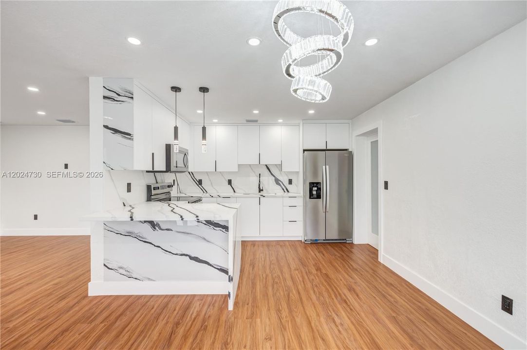 En Venta: $620,000 (4 camas, 3 baños, 1364 Pies cuadrados)