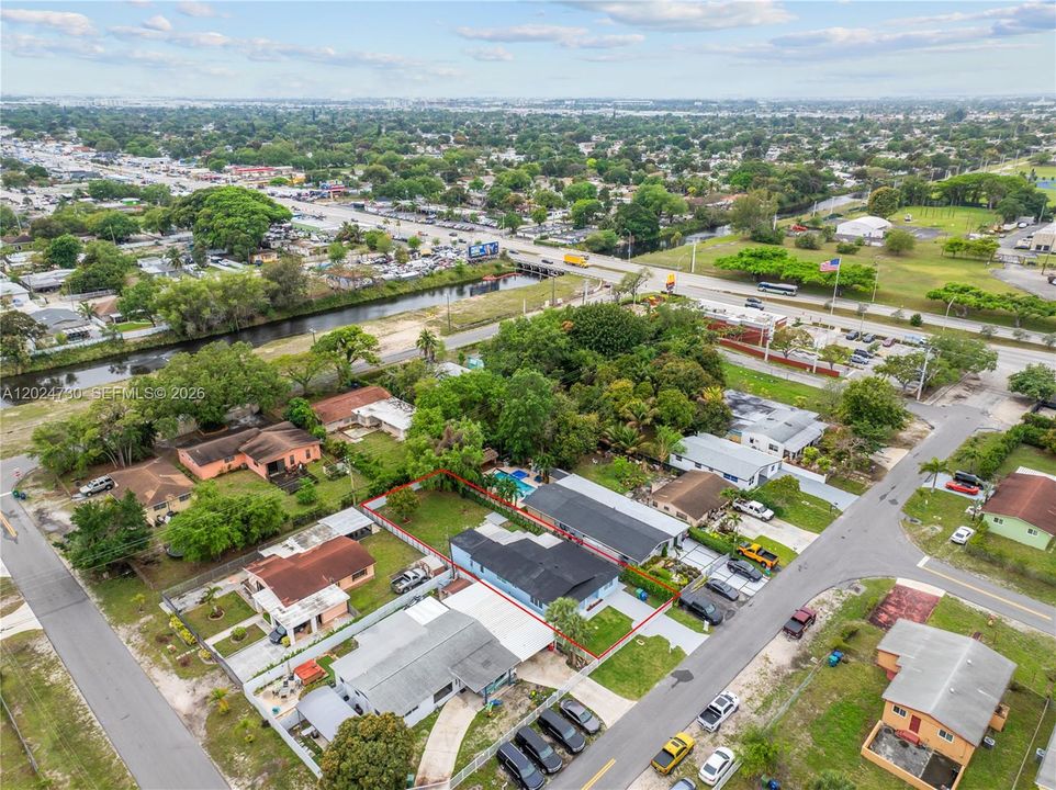En Venta: $620,000 (4 camas, 3 baños, 1364 Pies cuadrados)