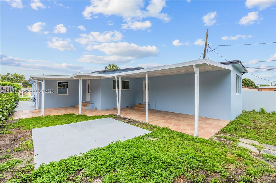 En Venta: $620,000 (4 camas, 3 baños, 1364 Pies cuadrados)