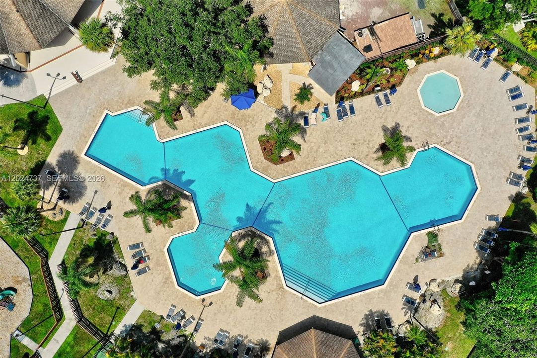 На продажу: $369,995 (3 спален, 2 ванн, 1550 Квадратных фут)