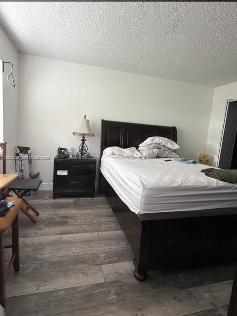 For Sale: $285,000 (2 beds, 2 baths, 800 Square Feet)