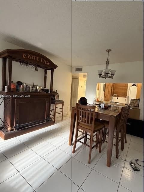 For Sale: $285,000 (2 beds, 2 baths, 800 Square Feet)