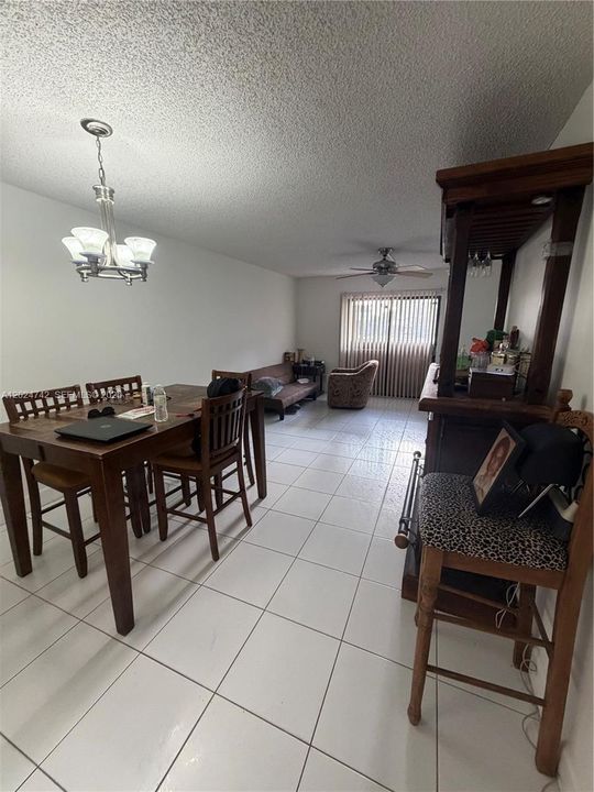 For Sale: $285,000 (2 beds, 2 baths, 800 Square Feet)