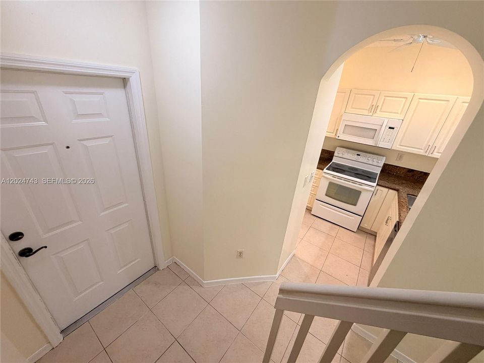 For Rent: $2,100 (3 beds, 2 baths, 1519 Square Feet)