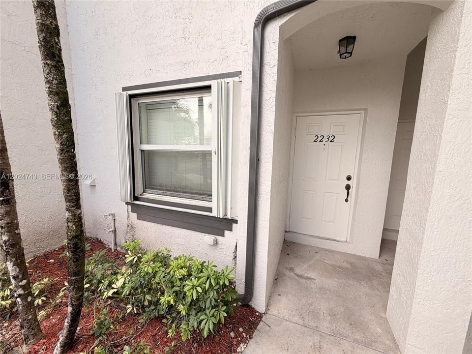 For Rent: $2,100 (3 beds, 2 baths, 1519 Square Feet)