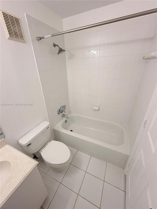 For Rent: $2,100 (3 beds, 2 baths, 1519 Square Feet)