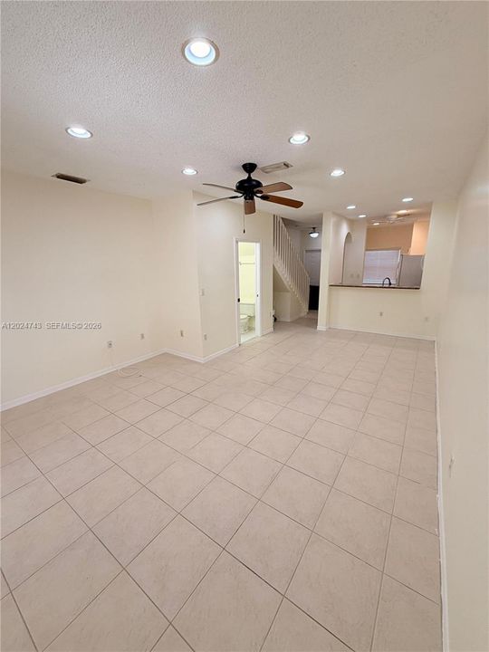 For Rent: $2,100 (3 beds, 2 baths, 1519 Square Feet)
