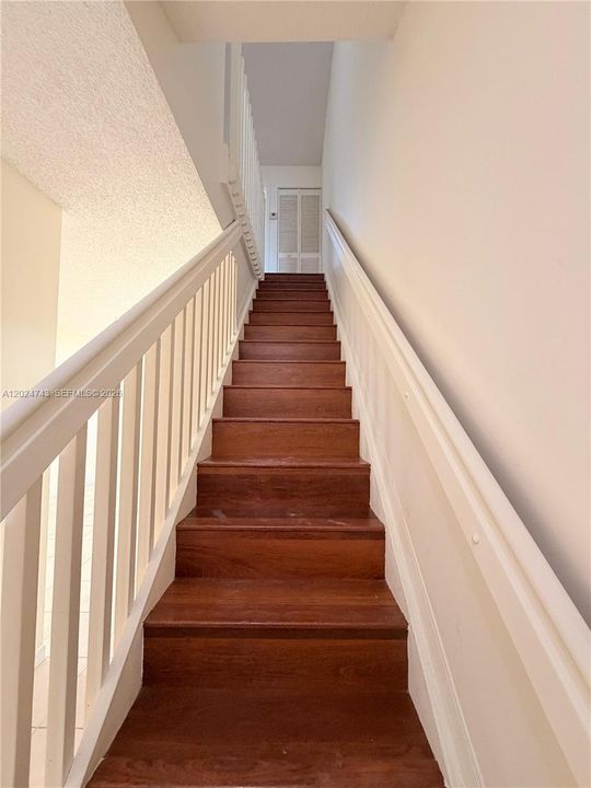 For Rent: $2,100 (3 beds, 2 baths, 1519 Square Feet)