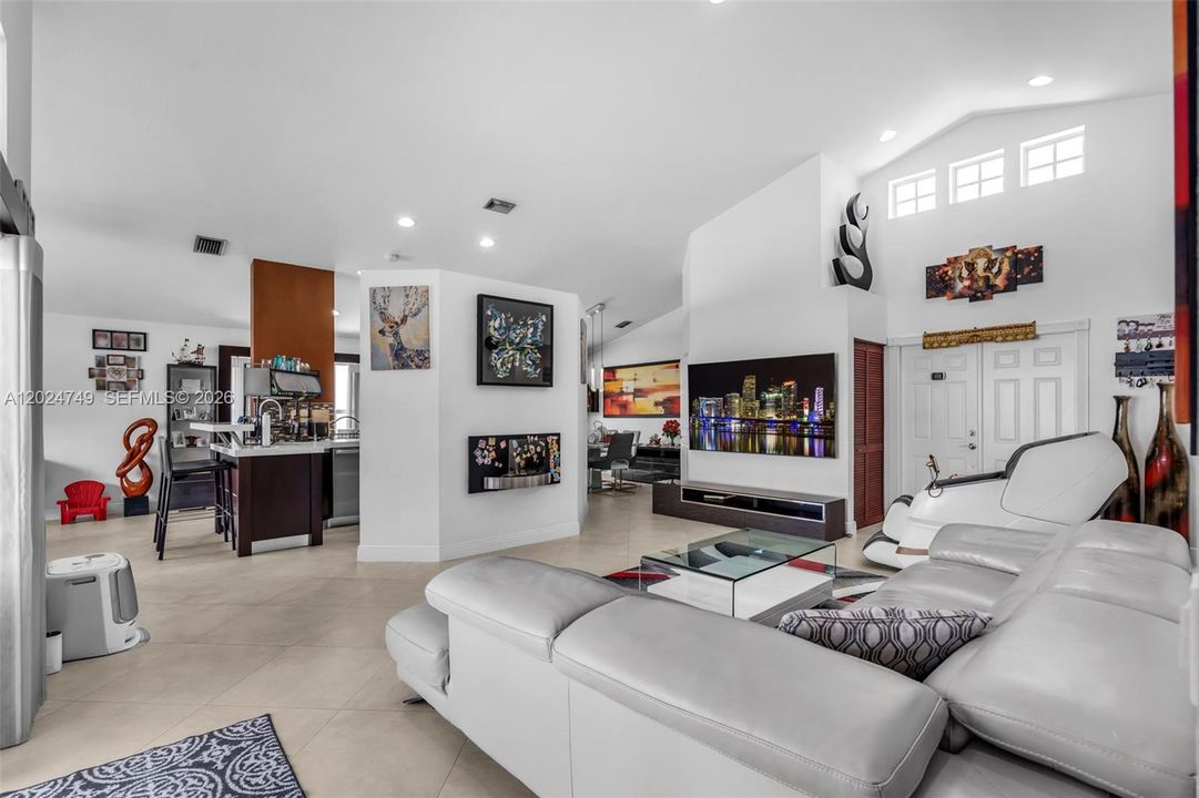 For Sale: $950,000 (4 beds, 2 baths, 2004 Square Feet)