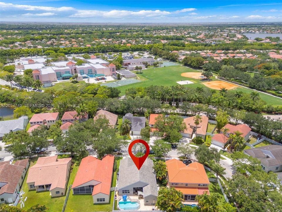 For Sale: $950,000 (4 beds, 2 baths, 2004 Square Feet)