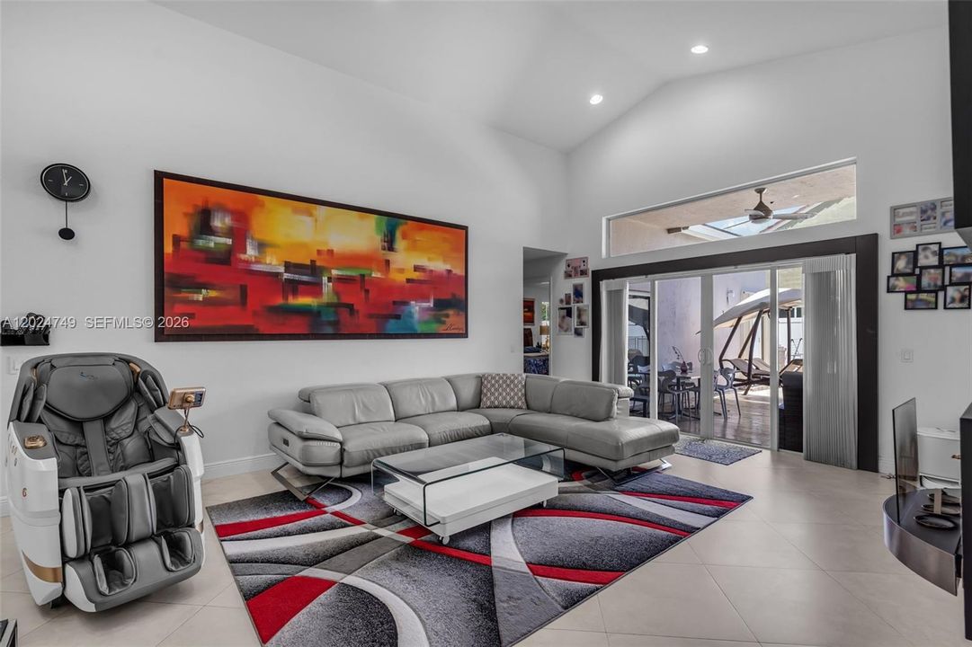 For Sale: $950,000 (4 beds, 2 baths, 2004 Square Feet)