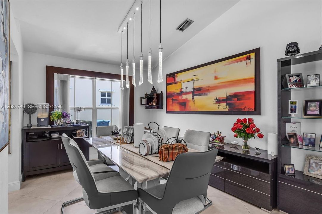 For Sale: $950,000 (4 beds, 2 baths, 2004 Square Feet)