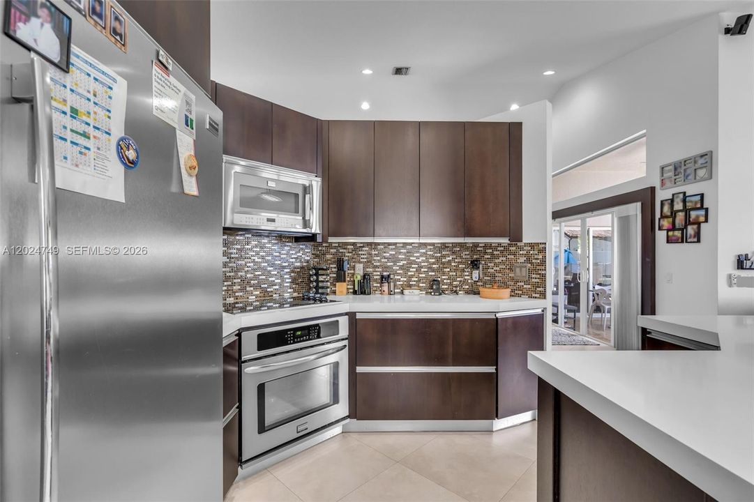 For Sale: $950,000 (4 beds, 2 baths, 2004 Square Feet)