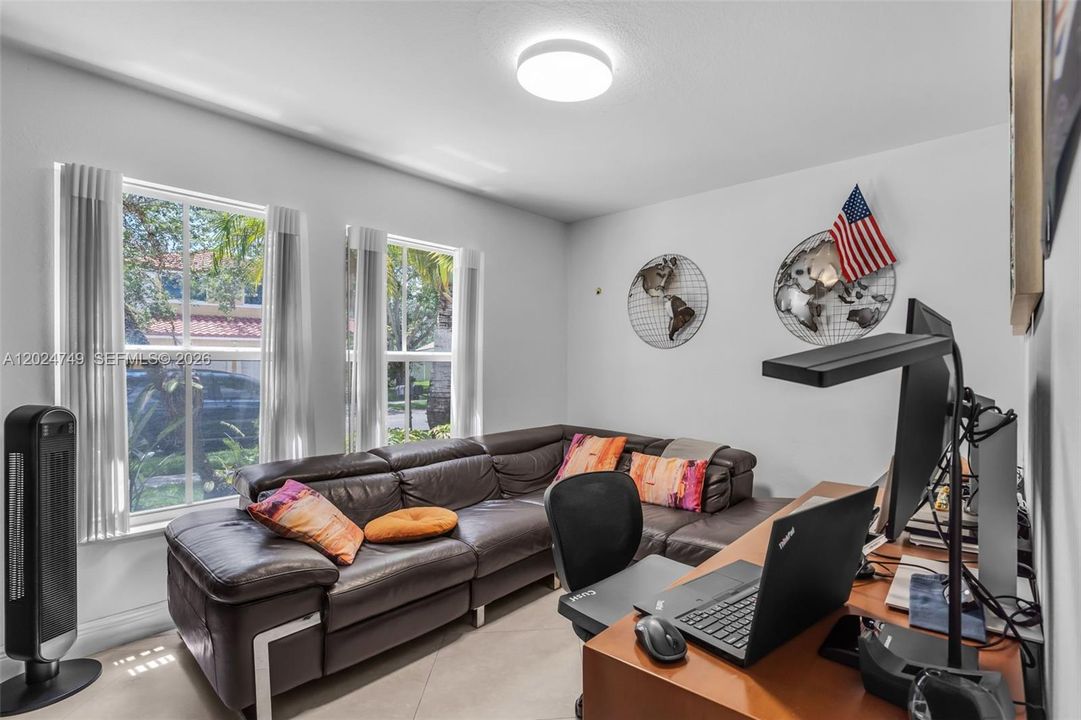 For Sale: $950,000 (4 beds, 2 baths, 2004 Square Feet)