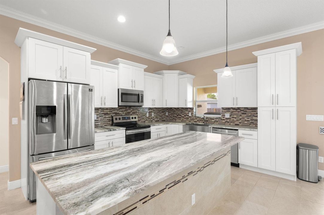 18-web-or-mls-3634 SW Margela St - 18