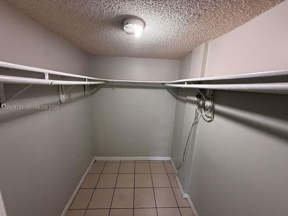 В аренду: $2,200 (2 спален, 2 ванн, 960 Квадратных фут)