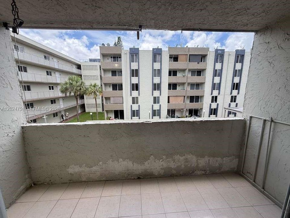 В аренду: $2,200 (2 спален, 2 ванн, 960 Квадратных фут)