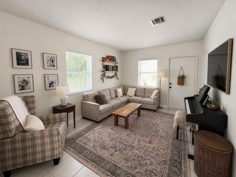 03_LivingRoom01