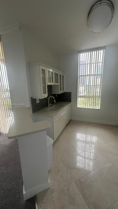 В аренду: $2,850 (2 спален, 2 ванн, 1083 Квадратных фут)