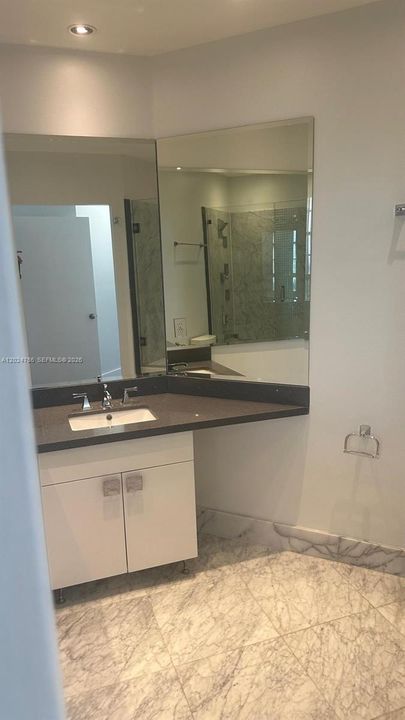 В аренду: $2,850 (2 спален, 2 ванн, 1083 Квадратных фут)