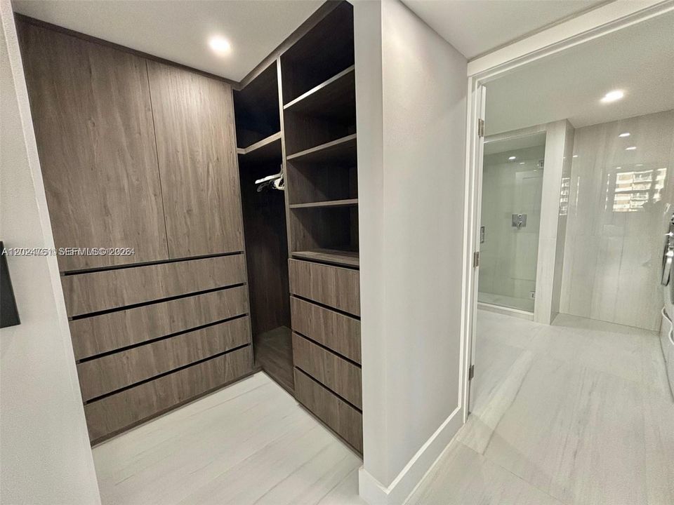 Под контрактом: $3,900 (2 спален, 2 ванн, 1312 Квадратных фут)