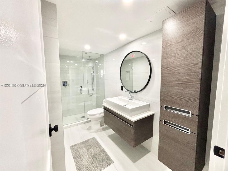 Под контрактом: $3,900 (2 спален, 2 ванн, 1312 Квадратных фут)