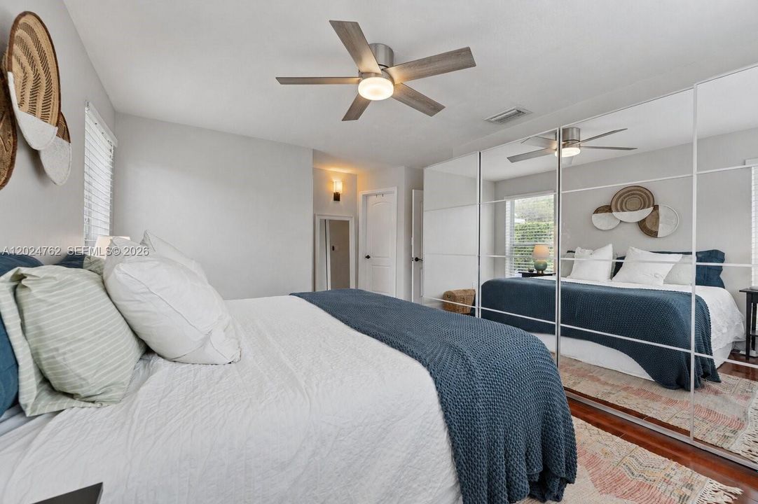 Vendido Recientemente: $950,000 (4 camas, 2 baños, 1873 Pies cuadrados)