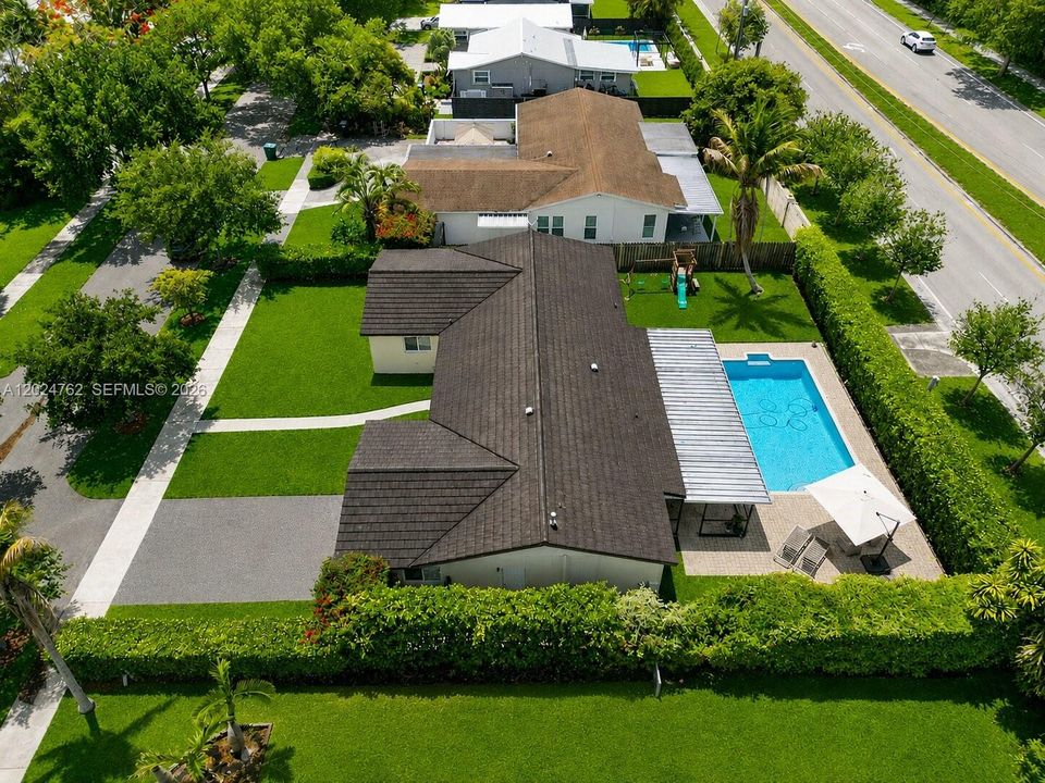 Vendido Recientemente: $950,000 (4 camas, 2 baños, 1873 Pies cuadrados)