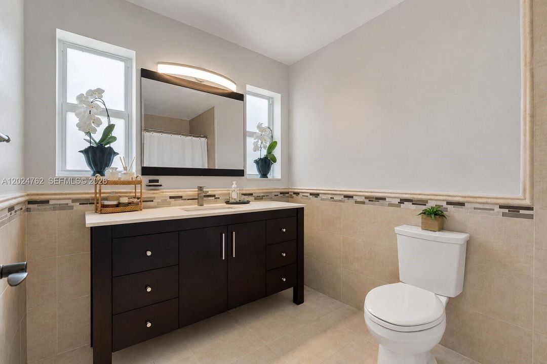 Vendido Recientemente: $950,000 (4 camas, 2 baños, 1873 Pies cuadrados)