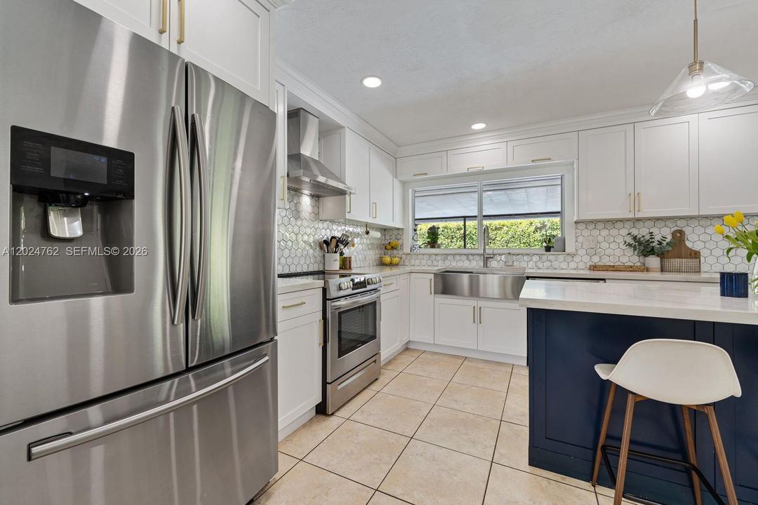 Vendido Recientemente: $950,000 (4 camas, 2 baños, 1873 Pies cuadrados)