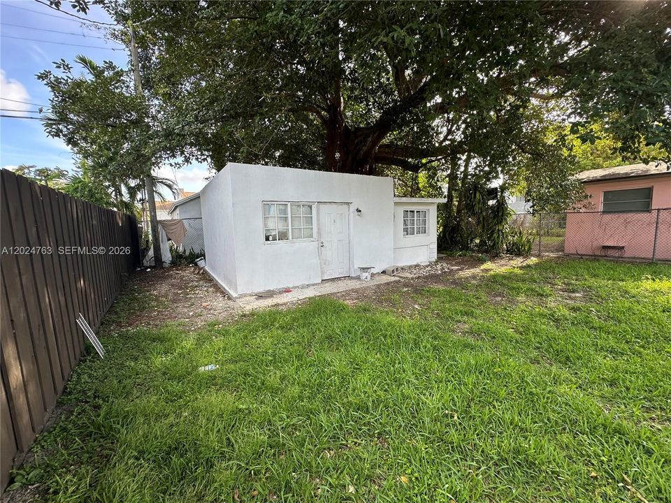 For Sale: $479,000 (3 beds, 2 baths, 1137 Square Feet)