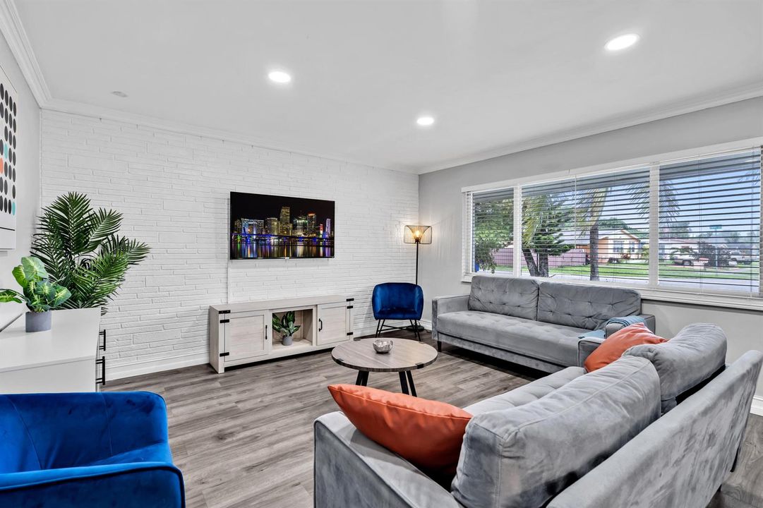 Family Room-18 - Copy