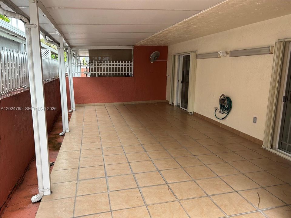 For Rent: $2,600 (2 beds, 2 baths, 1029 Square Feet)