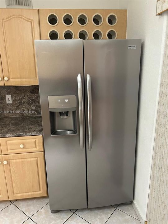 For Rent: $2,600 (2 beds, 2 baths, 1029 Square Feet)